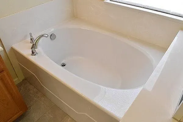 372 Adeline Ave — Photo 6