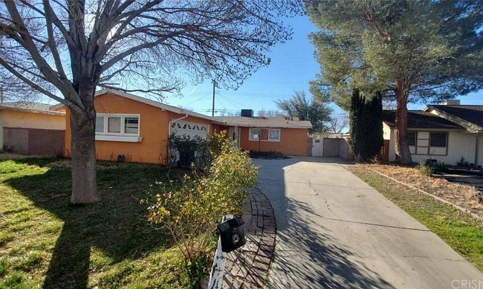 1st image of 1346 W Avenue H14