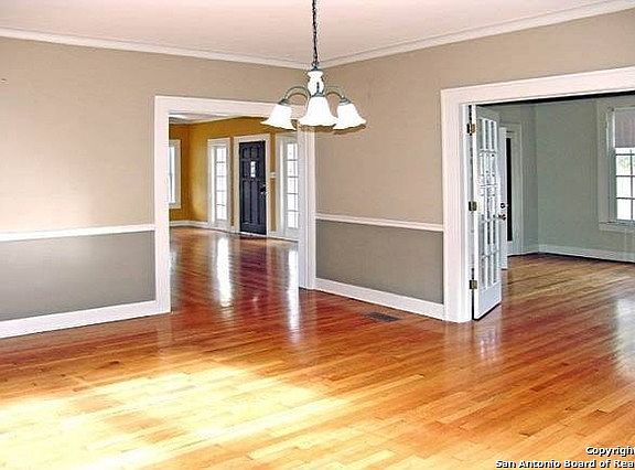3rd image of 214 W Huisache Ave
