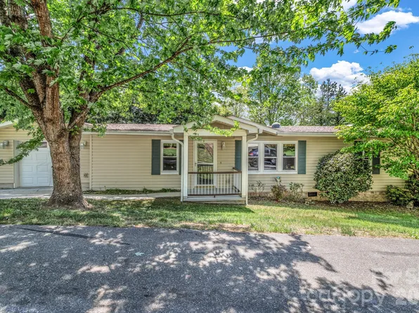 405 Deerfield Ct, Hendersonville, NC 28792