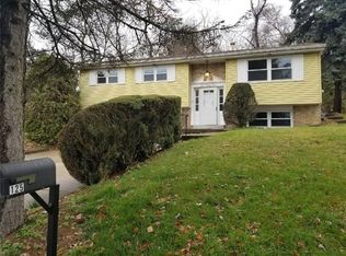 125 Mohawk Trail Dr, Pittsburgh, PA