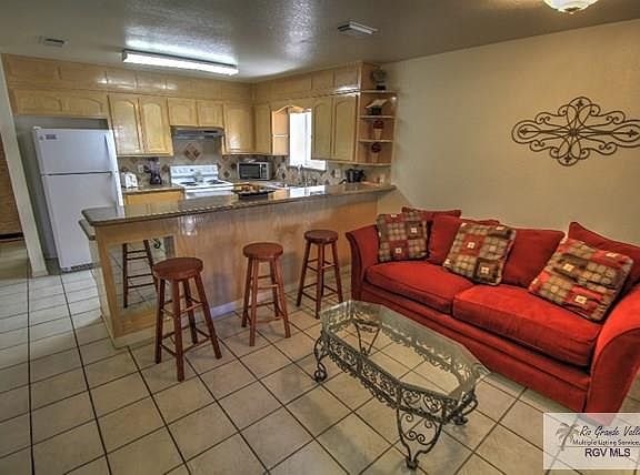 4th image of 109 E Bahama St #2-A