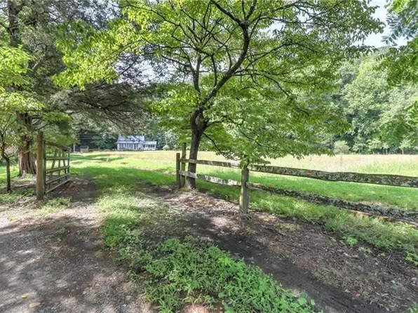 220 Sal Mountain River Rd, Sautee Nacoochee, GA 30571
