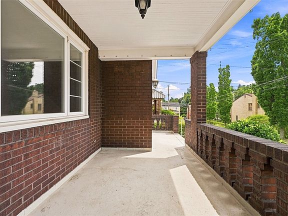 5th image of 1135 Premier St