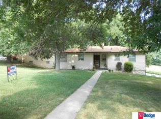 5833 Larimore Ave, Omaha, NE 68104