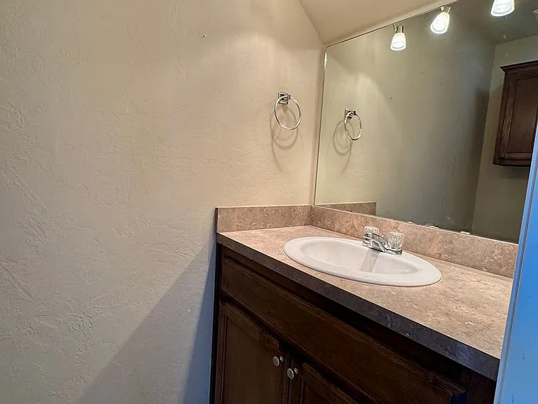 1305 SW Washington Ave #1 — Photo 6