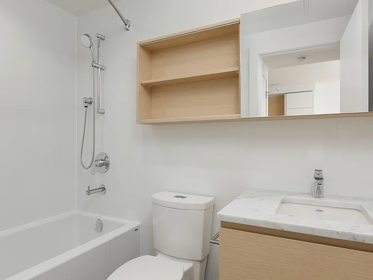 525 Foster Ave #1405 — Photo 8