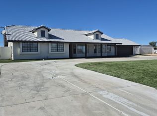 15153 Olivera Rd, Victorville, CA 92392