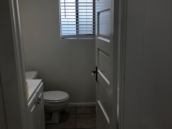 4th image of 3300-3314 E 7th St #678-1/2