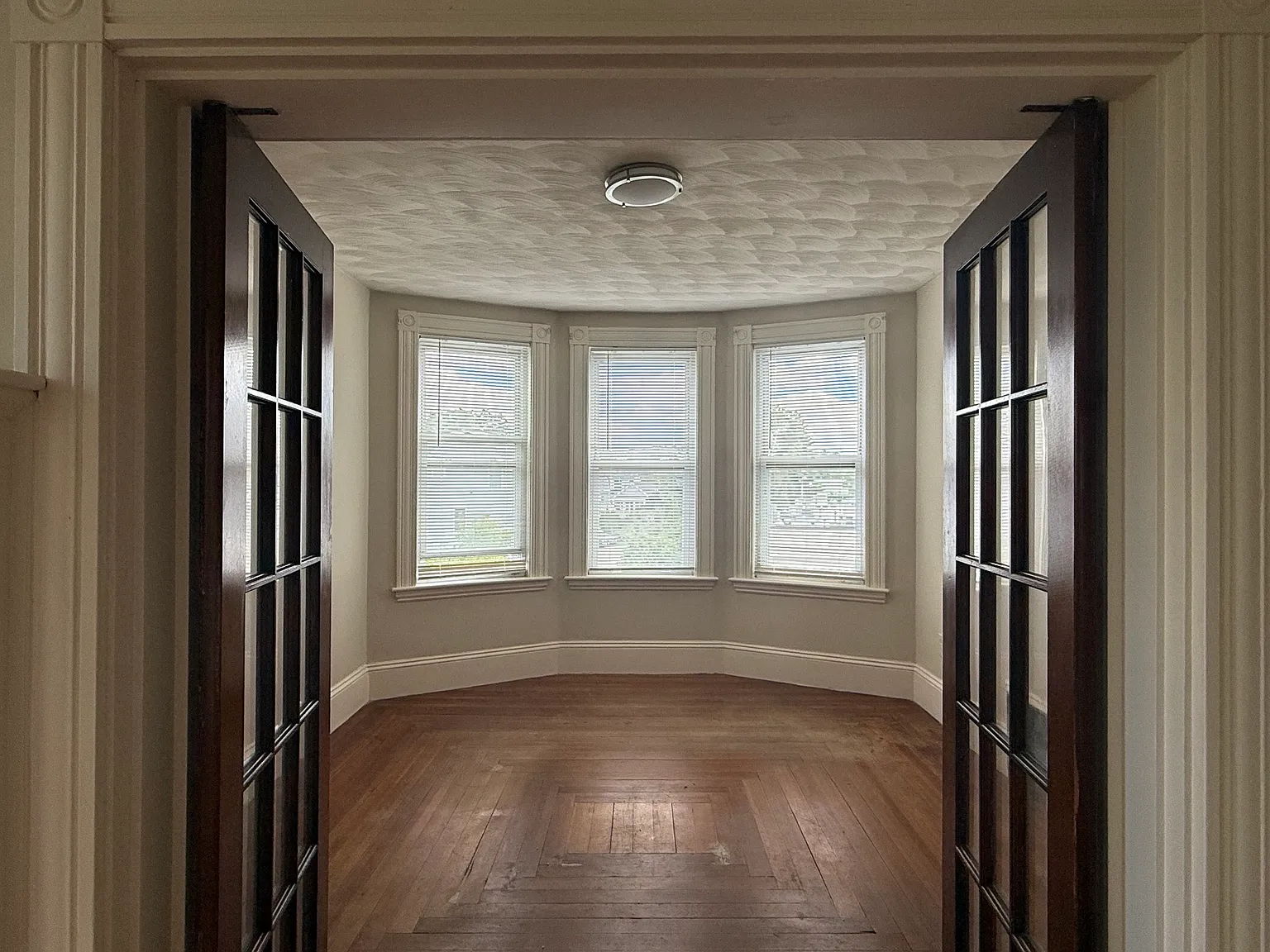 1 bed, 700 sqft, $2,100 — Photo 2