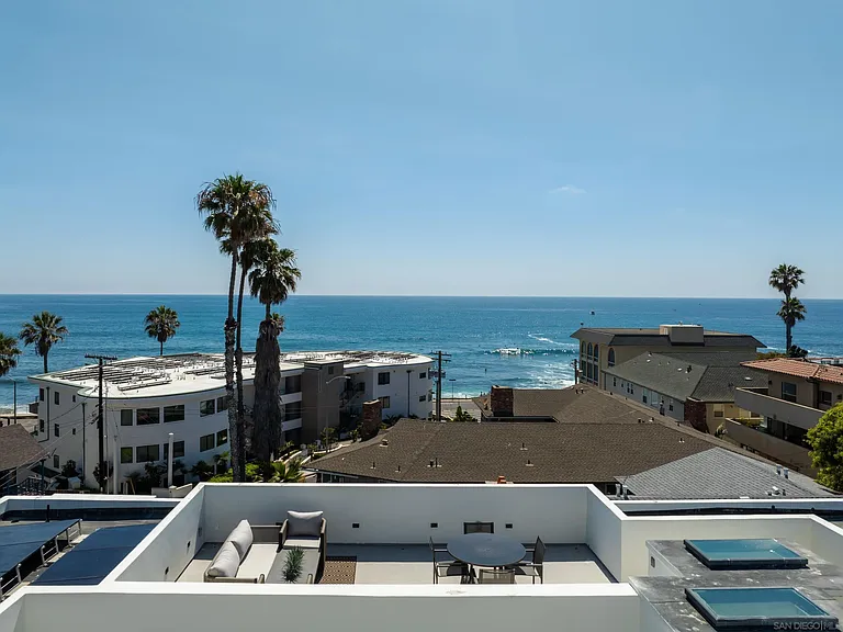 246 Playa Del Norte St — Photo 5