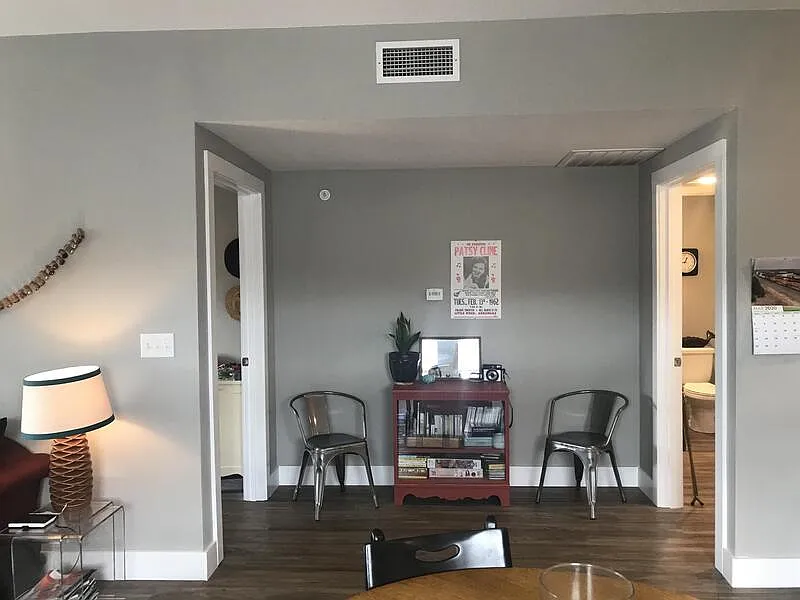 1 bed, 1.0 bath, 830 sqft, $1,350 — Photo 1