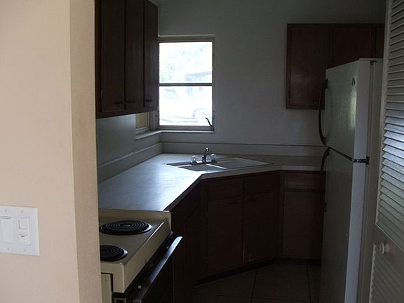 5th image of 1230 Fountainhead Dr