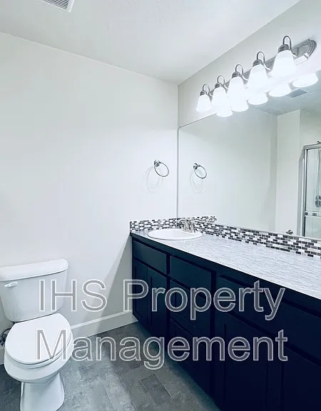 9801 Silverbright Dr — Photo 32