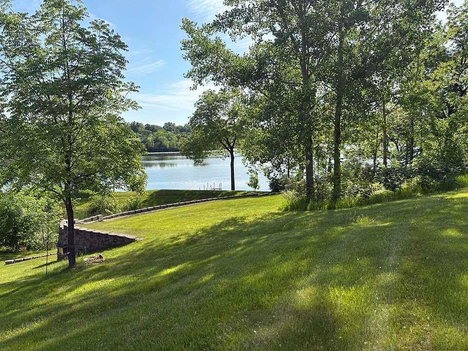 2nd image of 1201 Bayshore Dr