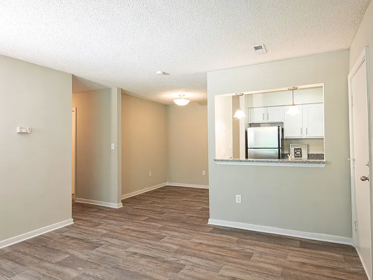 Sherwood Apartment Homes — Photo 16