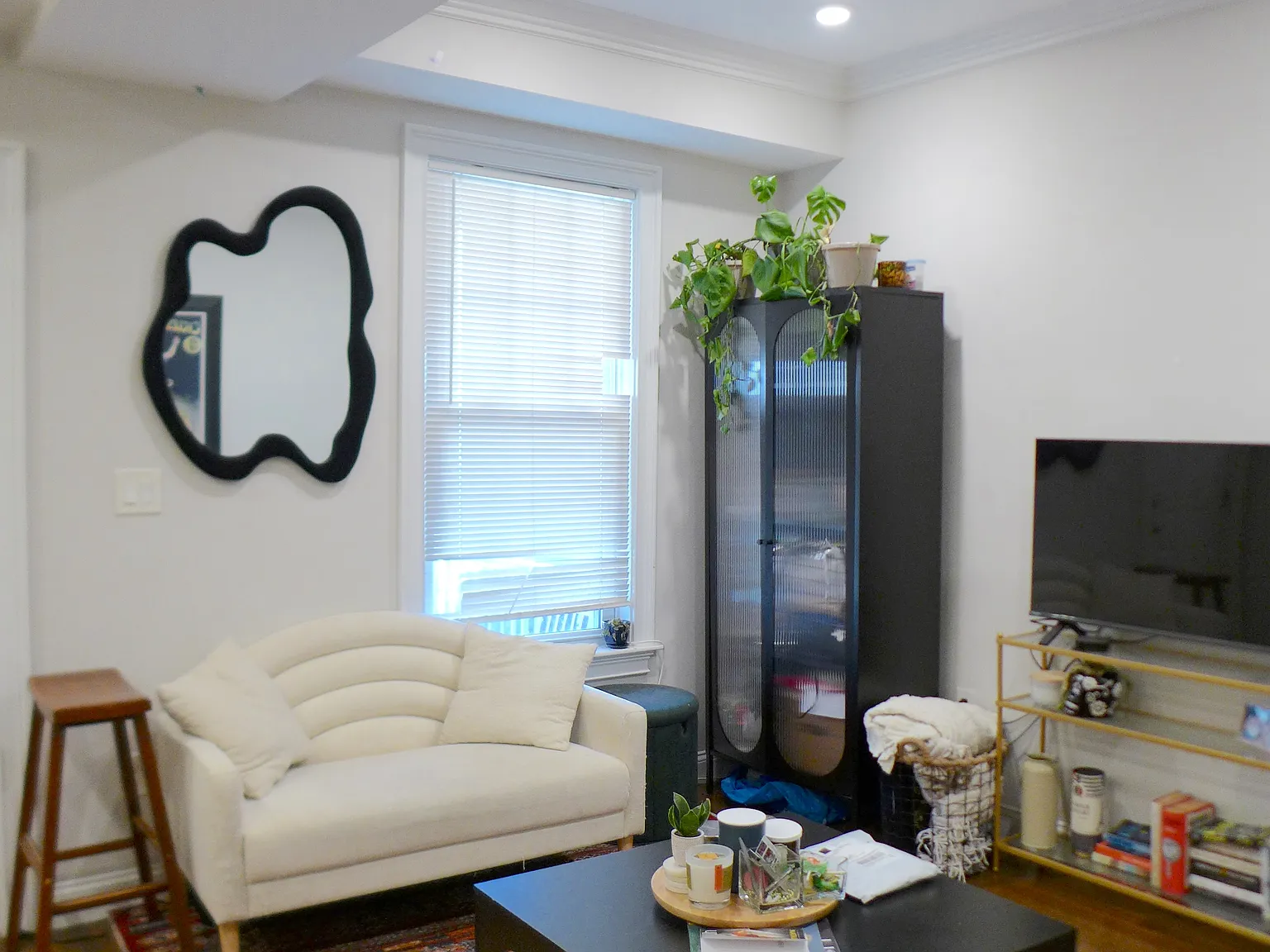 3 bed, 9999 sqft, $3,495 — Photo 4