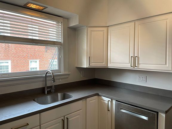 4th image of 3406 Erie Ave Suite 2