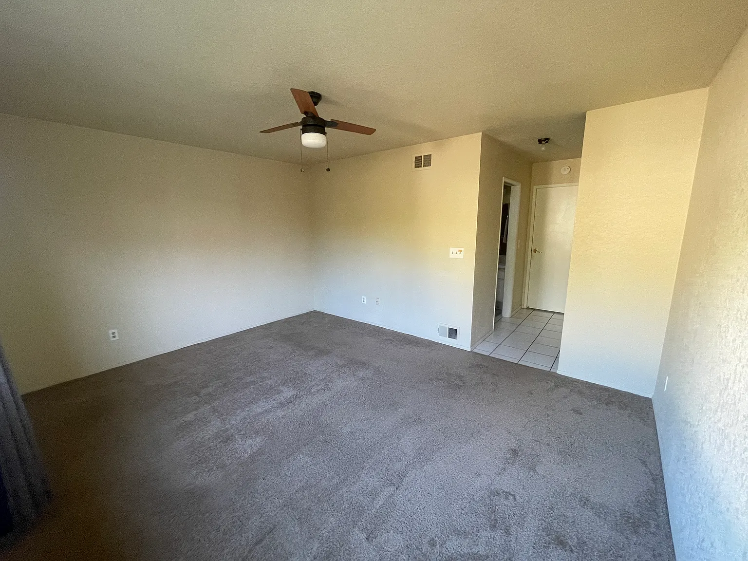 3 bed, 1416 sqft, $1,100 — Photo 2