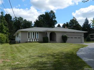 4555 Ransom Rd, Clarence, NY 14031