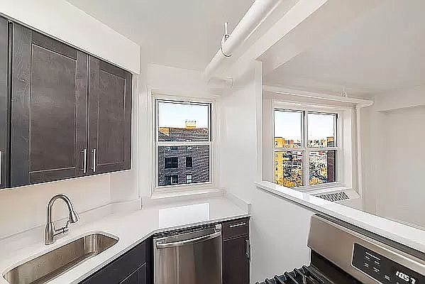 1st image of 2225 5th Ave APT 4C