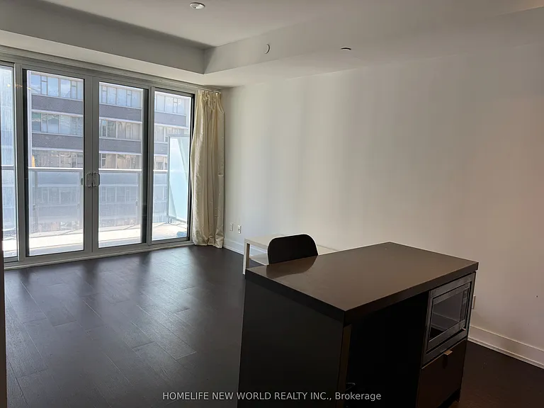 7 Grenville St #1009 — Photo 8