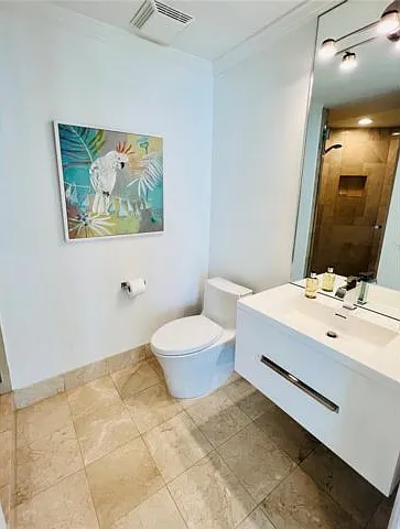 111 SW 8th Ave #905 — Photo 3