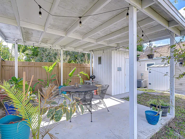 Enjoy evenings in the pergola
