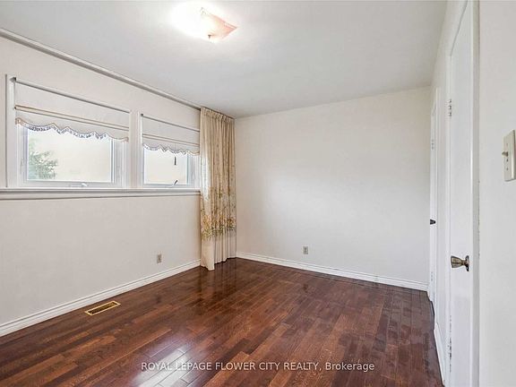 3rd image of 51 Hillside Ave