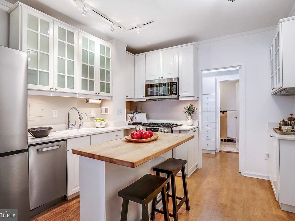 1st image of 1 Scott Cir #302