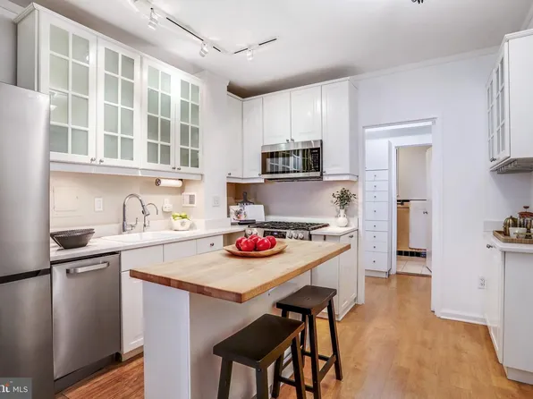 1 Scott Cir #302, Washington, DC 20036