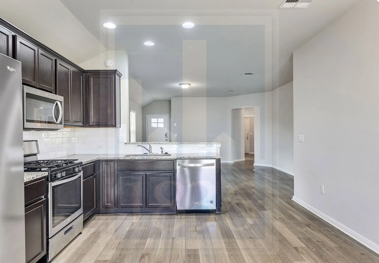 3 bed, 2.0 bath, 1405 sqft, $1,900 — Photo 4