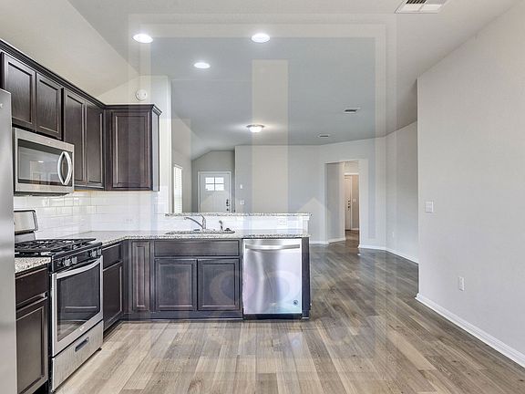 4th image of 125 Frederick Dr