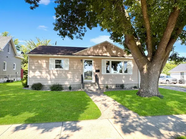 424 3rd Ave NE, Sleepy Eye, MN 56085