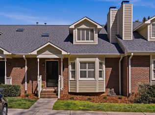 10 Park Village Ln Unit E, Greensboro, NC 27455