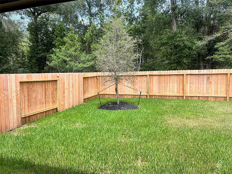 522 Belle Springs Ln — Photo 2
