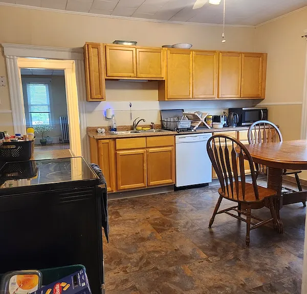 6 Richmond Ave #1 — Photo 1