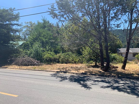 4th image of 866 Redway Dr