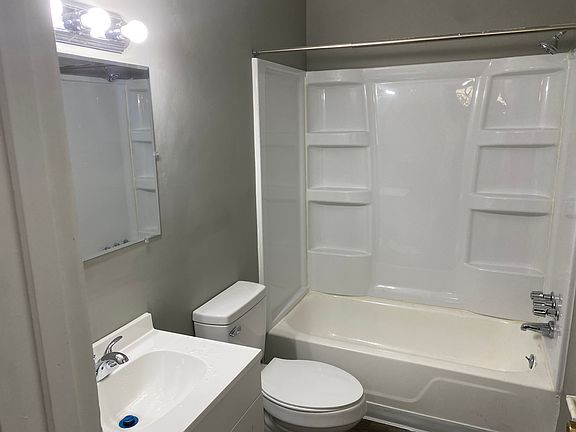 5th image of 467 Alden Ave #4