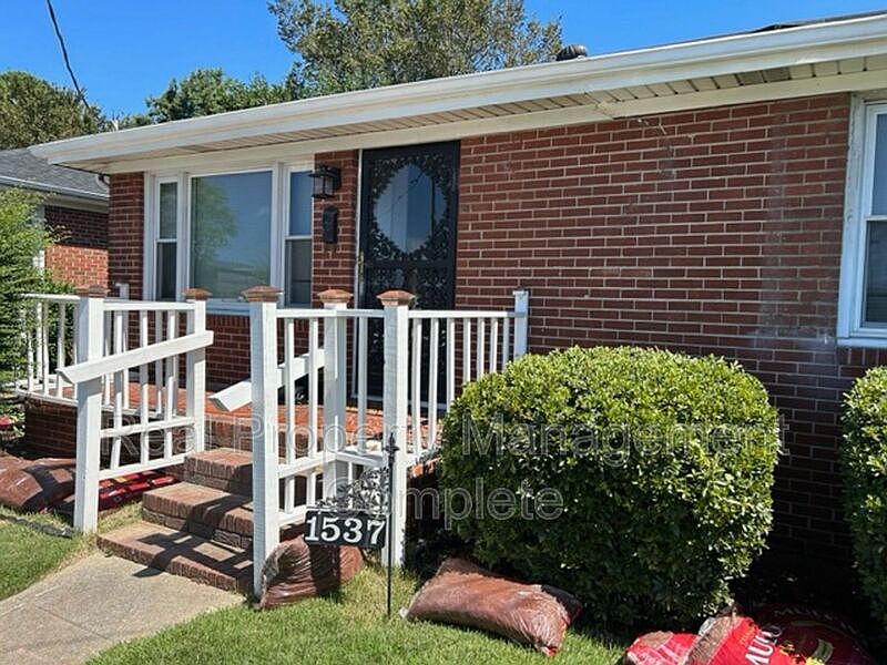 1st image of 1537 Mount Vernon Ave