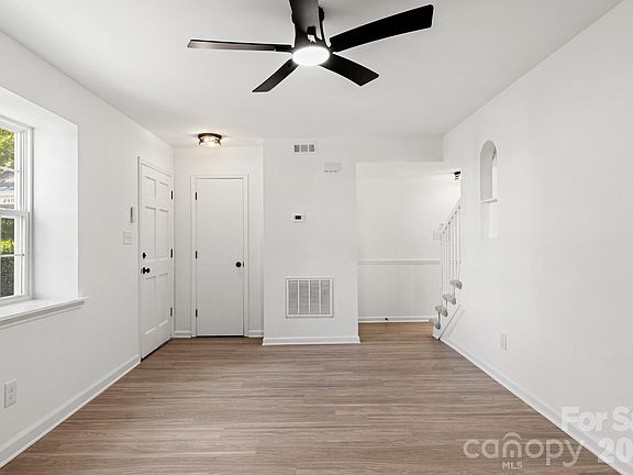 3rd image of 8517 Castle Pine Ct