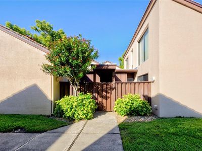 1315 Pelican Creek Xing, Saint Petersburg, FL, 33707