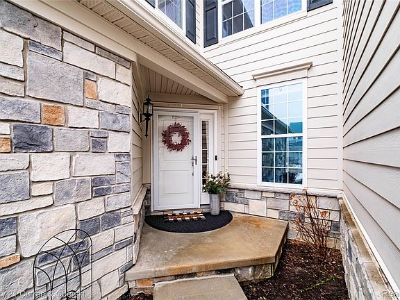 2nd image of 42908 Cardinal