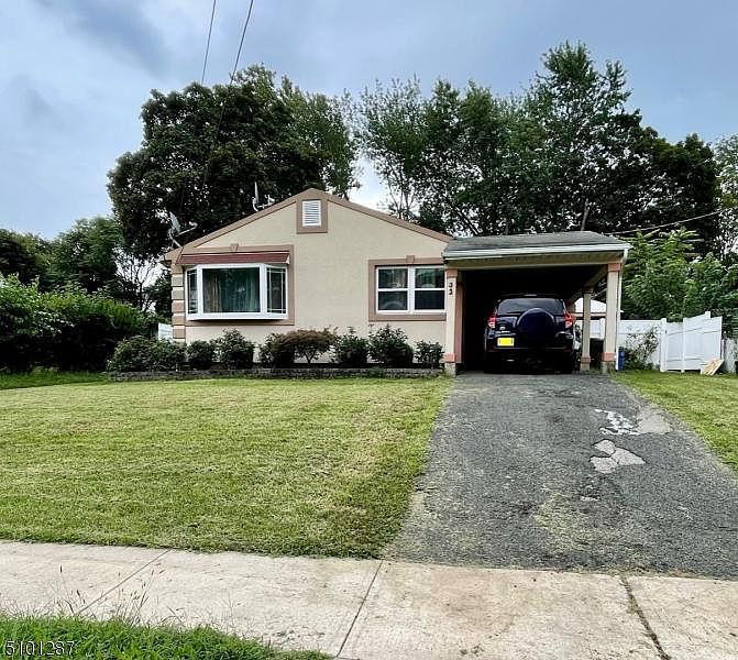2nd image of 32 Roberts Rd