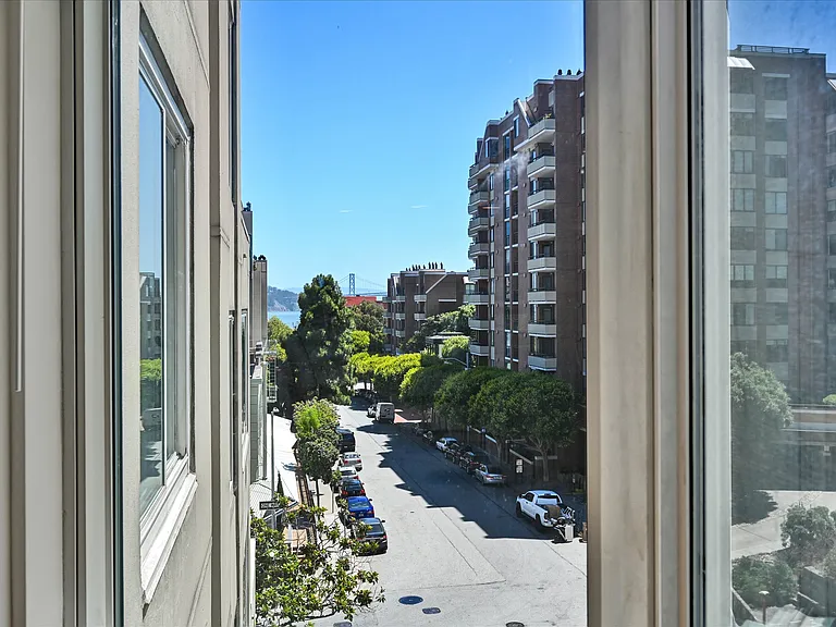 240 Lombard St #525 — Photo 7