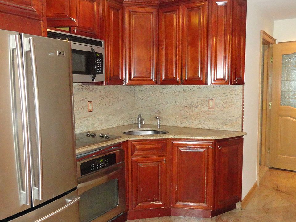 1st image of 2302 30th Ave #1