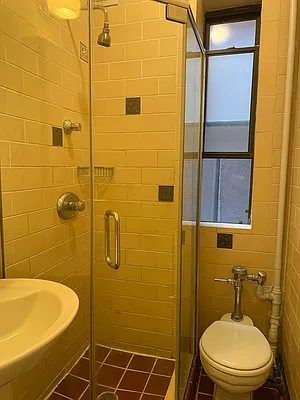 Rented by City Connections Realty | media 3