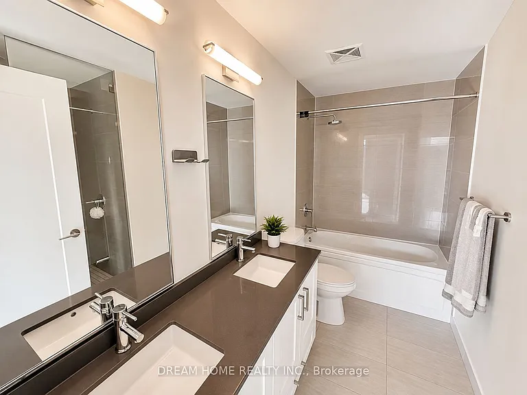 99 John St #4302 — Photo 13