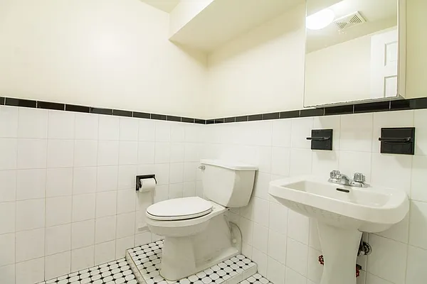 Rented by EXR | media 24