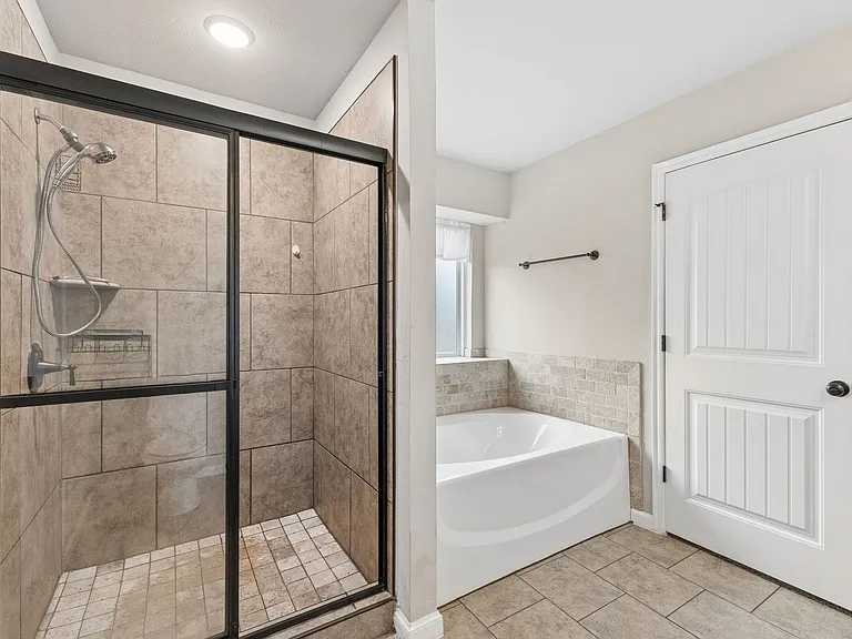 1751 Lexington Ct — Photo 41